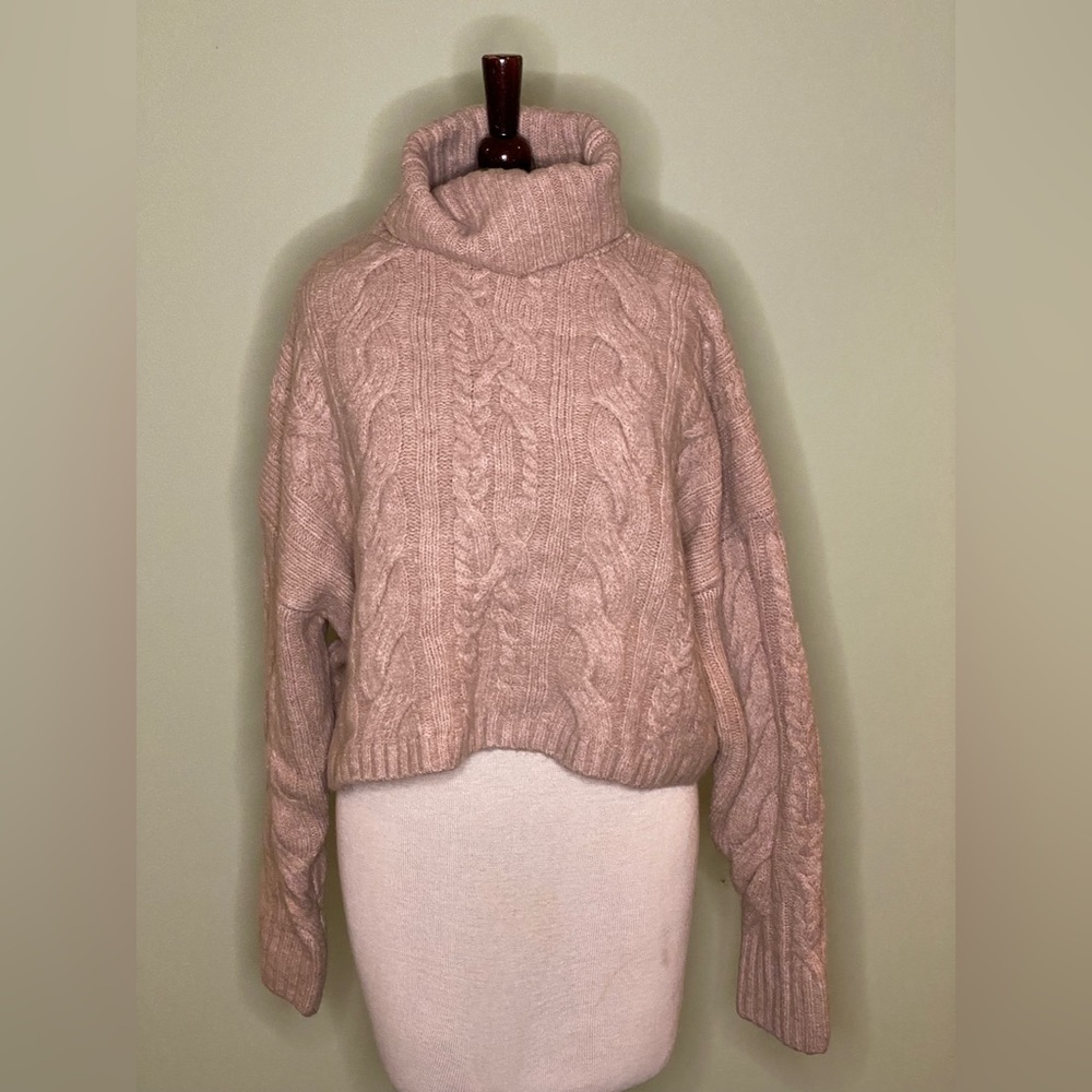 LOVE TREE cropped cable knit beige sweater size Large.  Worn once.